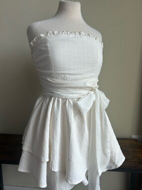 SHEIN White Strapless Ruffle Waist Tie Mini Dress